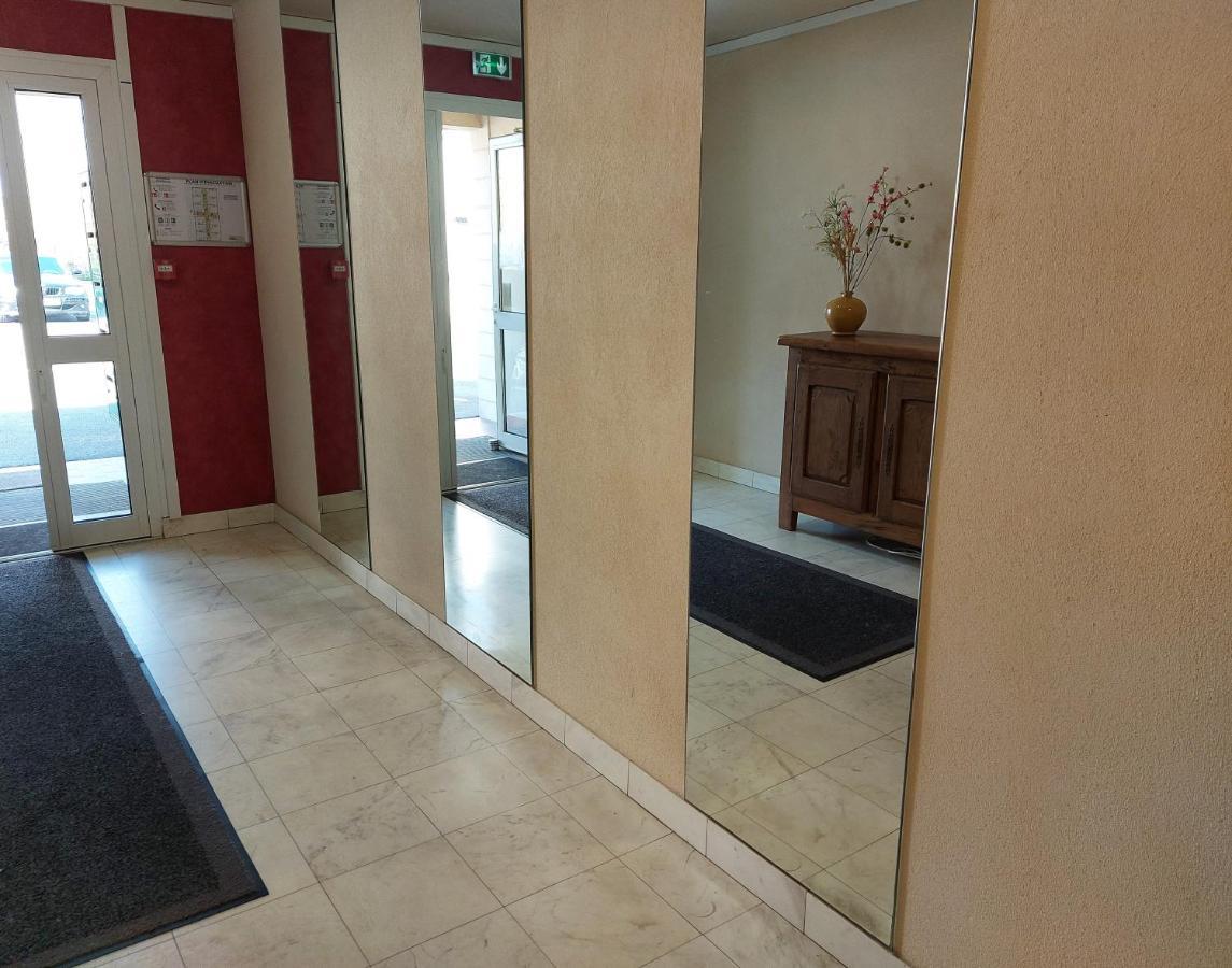 L'Escale : Duplex 4 Pers. Asterix, Aeroport Roissy Cdg, Paris Appartement Moussy-le-Neuf Buitenkant foto